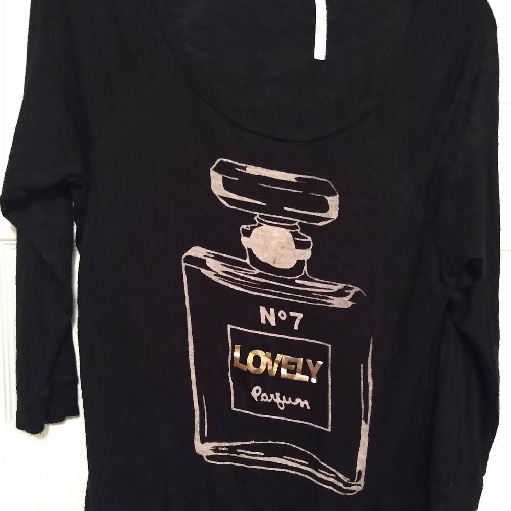 Black tee shirt